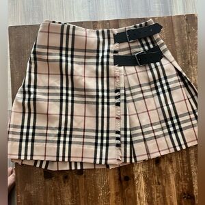 Absolutely like NEW Burberry Mini Skirt with buckles